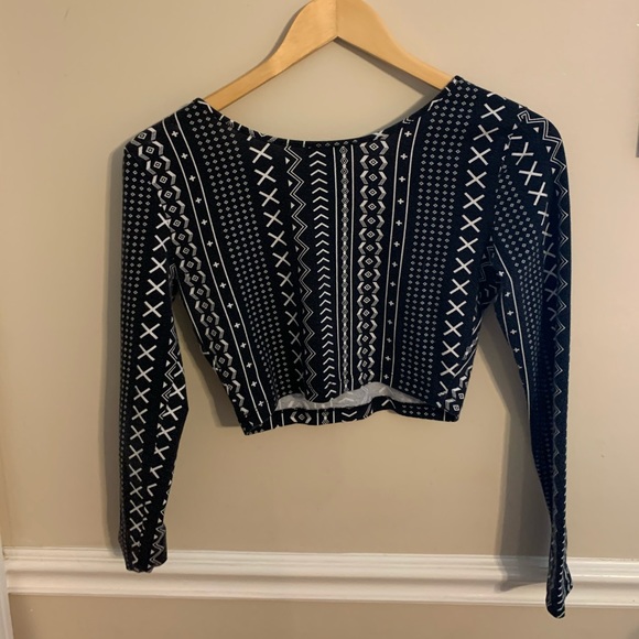 Forever 21 Cropped Tee - Picture 3 of 3